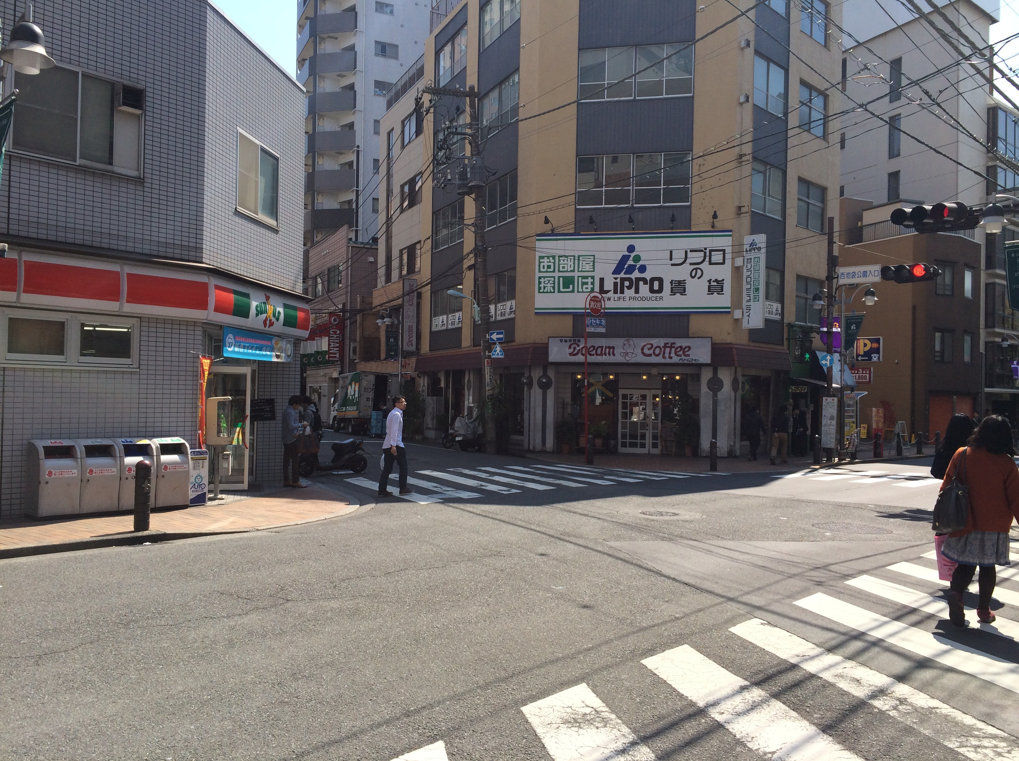 ①立教大学 池袋キャンパス 正門方面 街頭サンプリング・街頭配布写真1