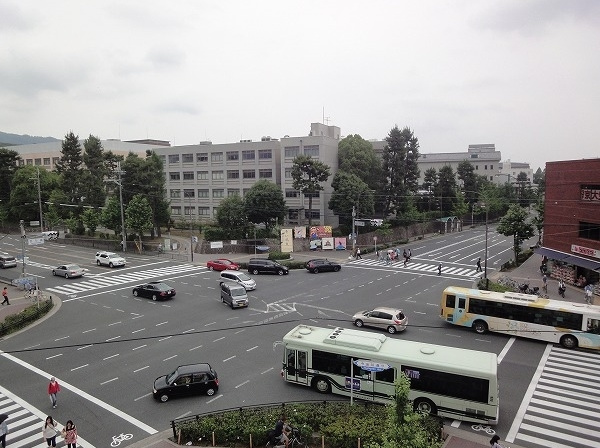 ①京都大学 吉田キャンパス 百万遍交差点 街頭サンプリング・街頭配布写真1