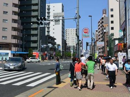 ①東京メトロ 千駄木駅 出入口 街頭サンプリング 街頭配布 写真2