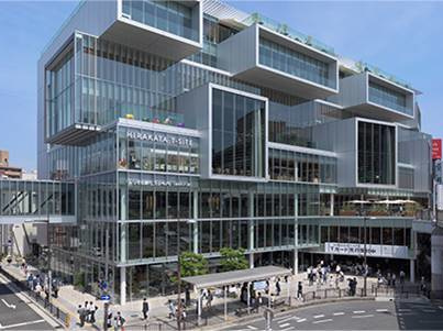 ①大阪モノレール千里中央駅 出口付近 街頭配布ポイント